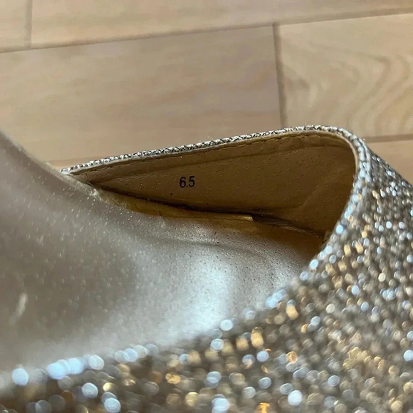 Le Château gold color  rhinestones heels size 6.5 - Picture 8 of 9